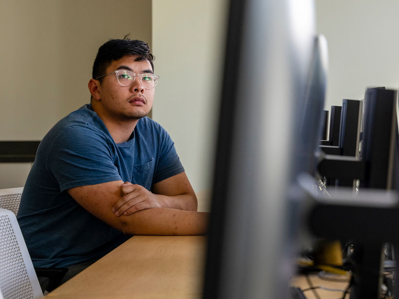 Student in a computer lab